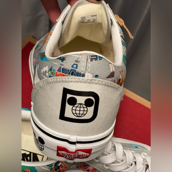 Walt DisneyWorld Vans - Picture 2 of 3